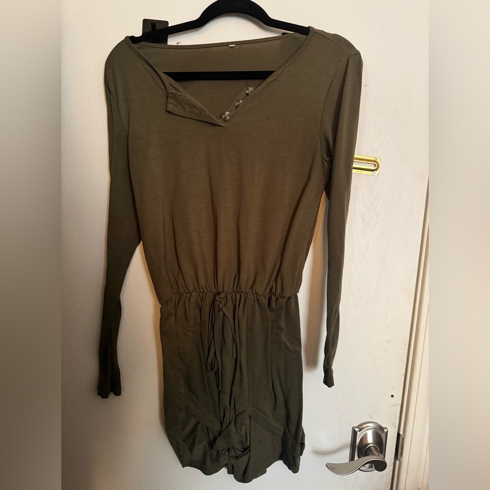 Army green romper size m women’s